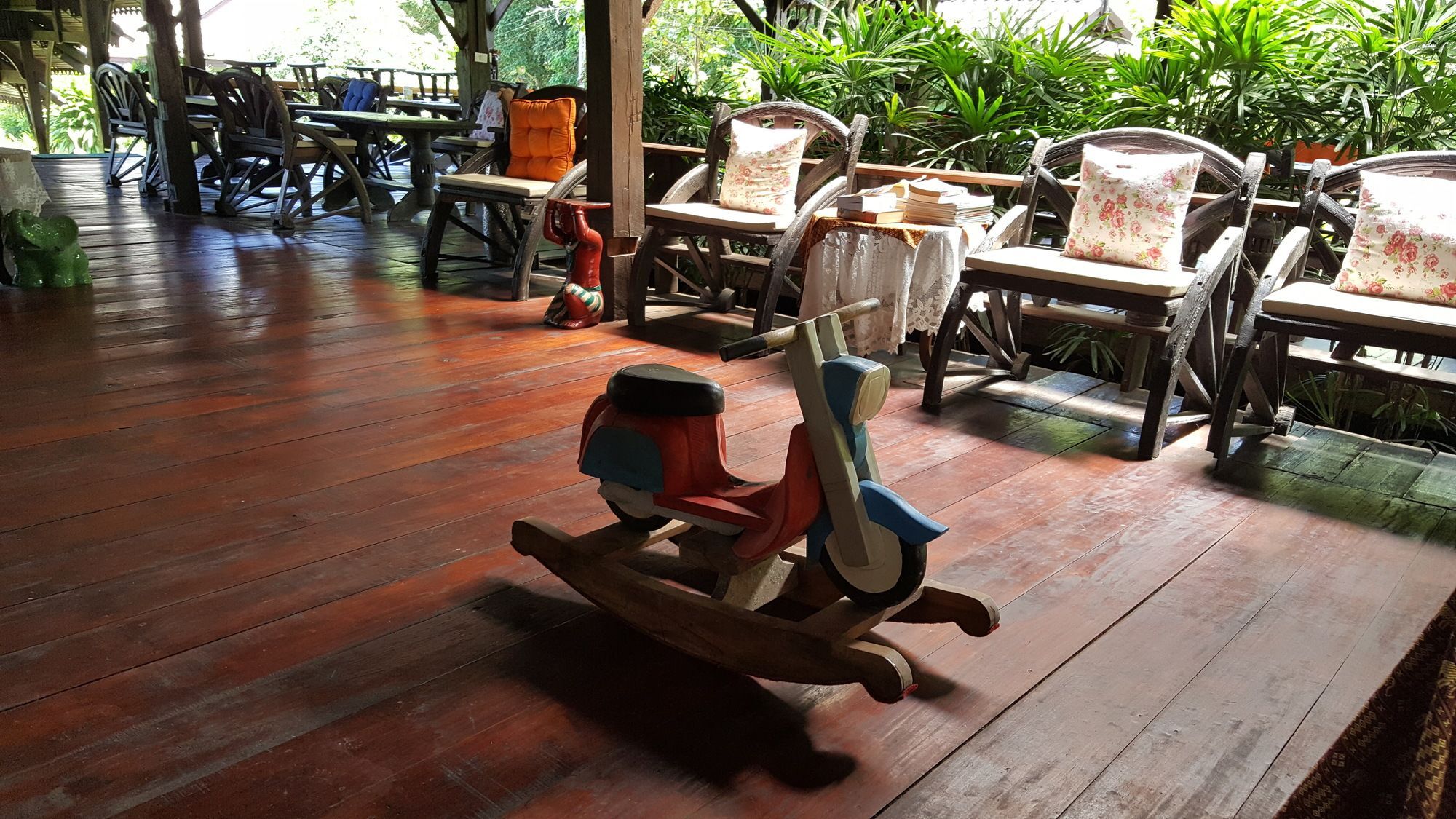 Montania Lifestyle Hotel Phanom Exterior foto